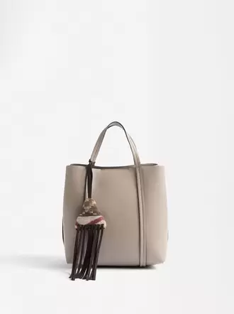 Sac tote avec pendentif en laine