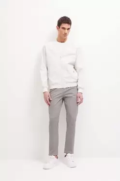 Pantalon chino en gabardine slim à jambes étroites avec poches
