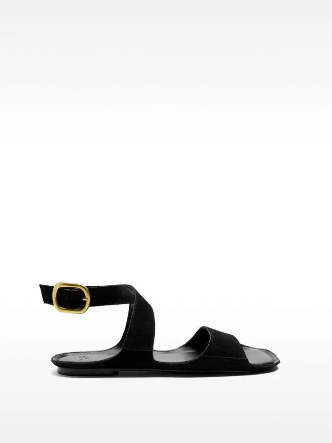 Flat leather sandals with buckle