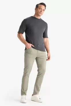 Pantalon slim fuselé avec poches