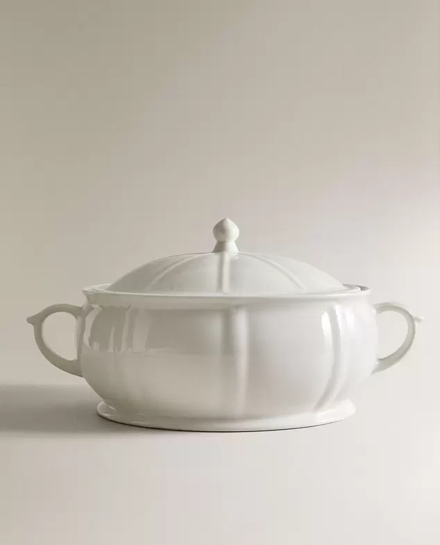 SOUPIÈRE PORCELAINE RELIEF