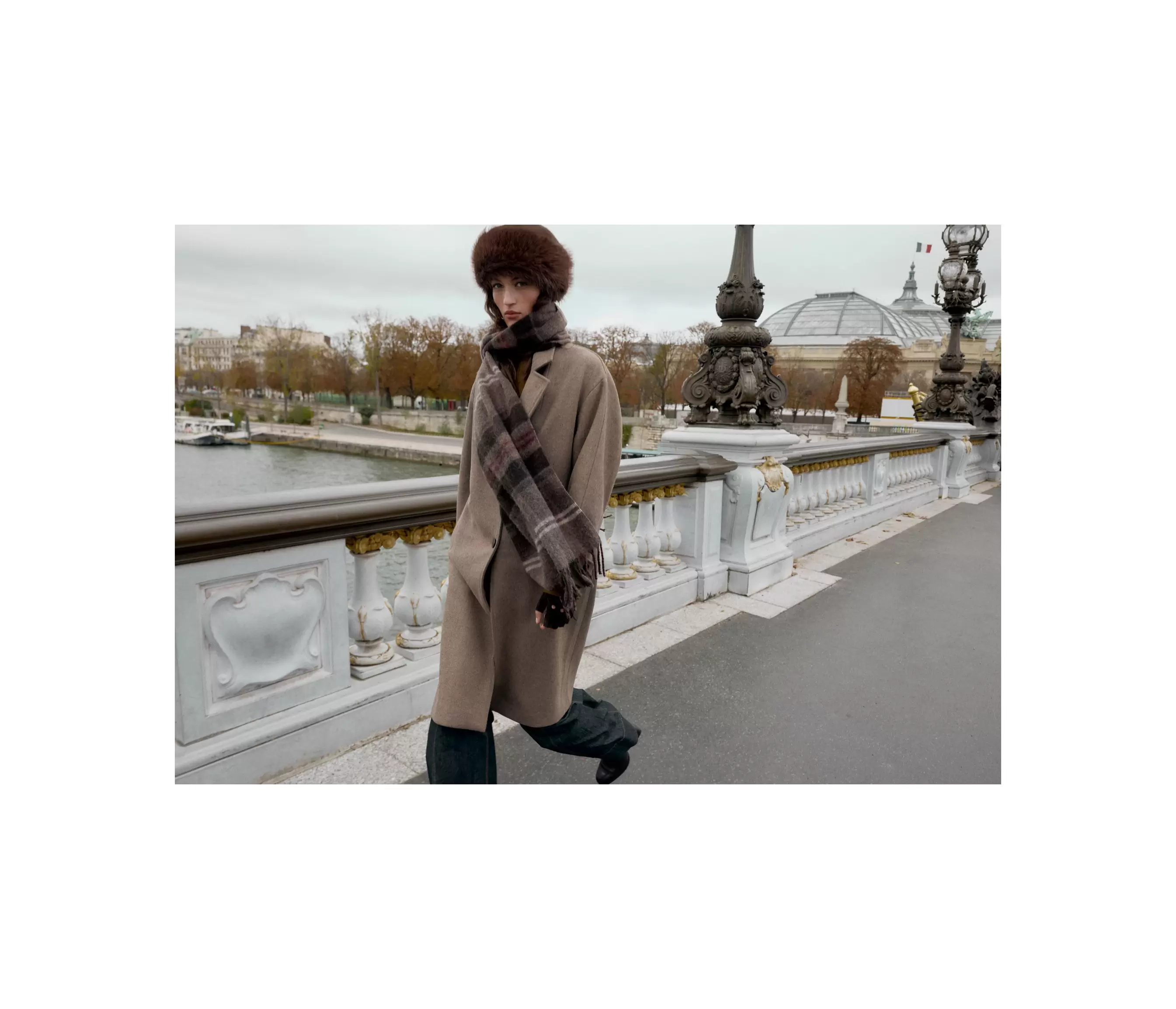 MANTEAU OVERSIZE AVEC LAINE POIGNET CONTRASTANT