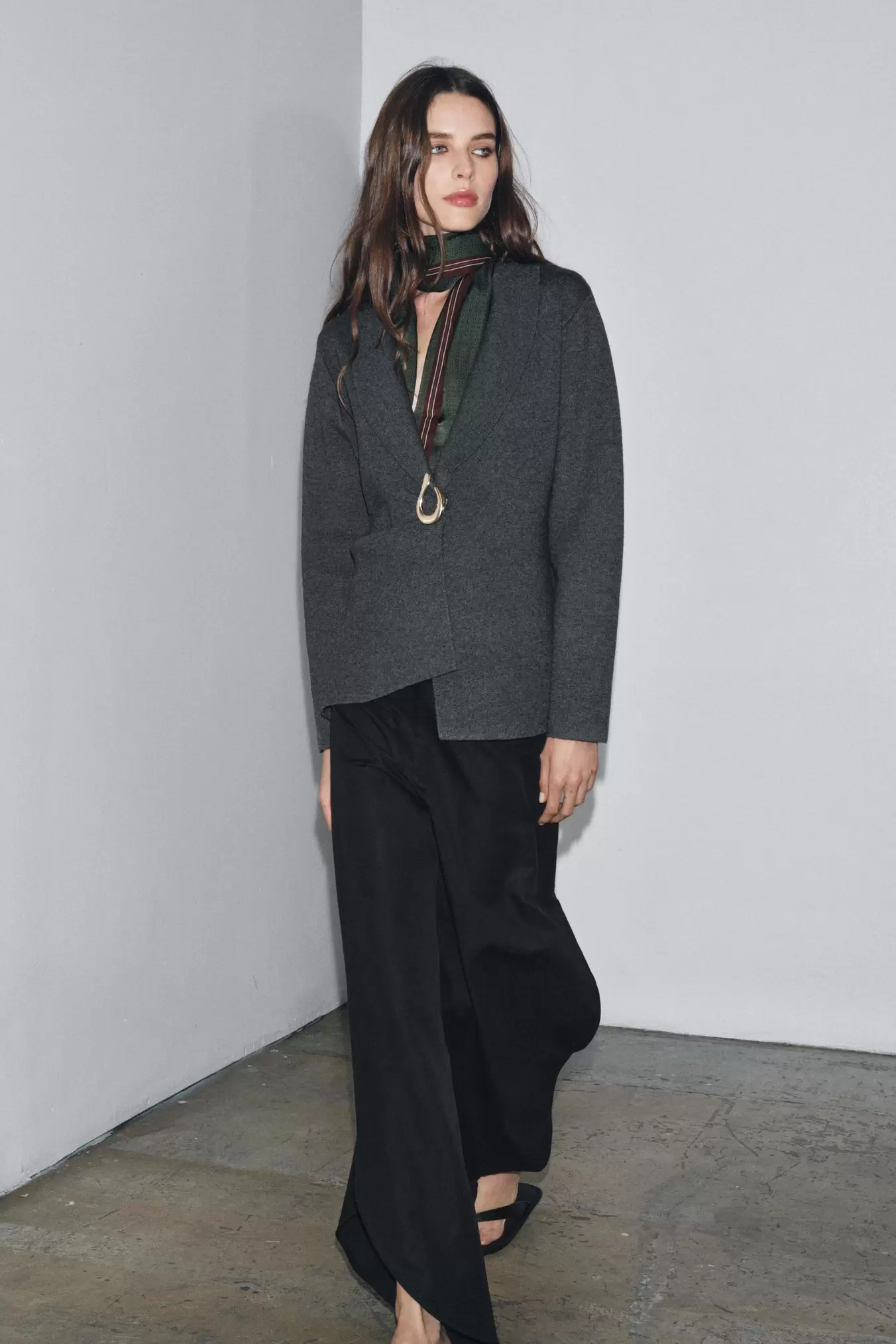 VESTE EN MAILLE FERMOIR