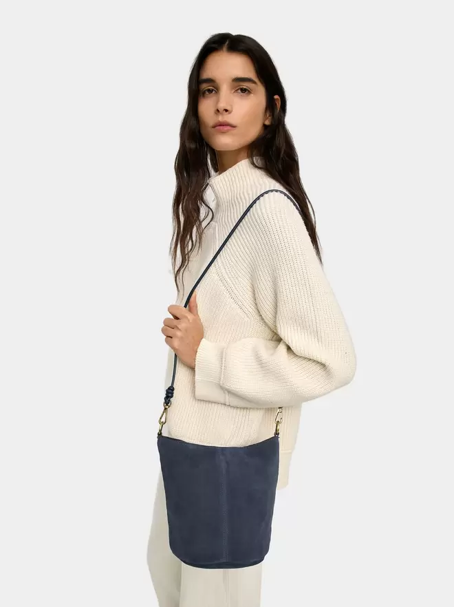 Sac bucket en cuir avec bandoulière