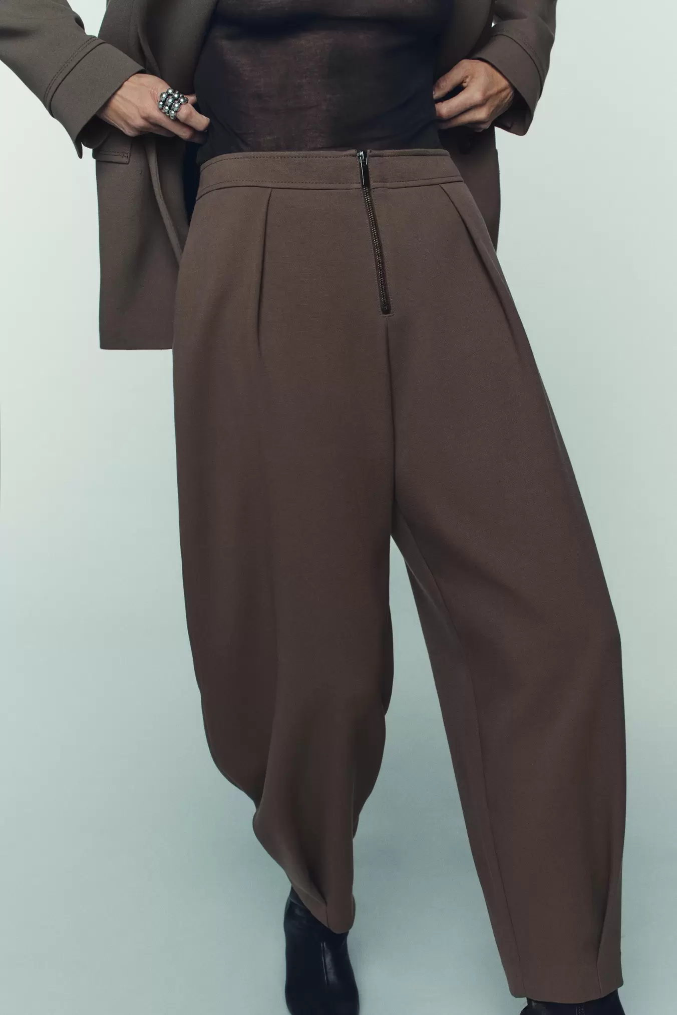 PANTALON CAROTTE À FERMETURE ÉCLAIR