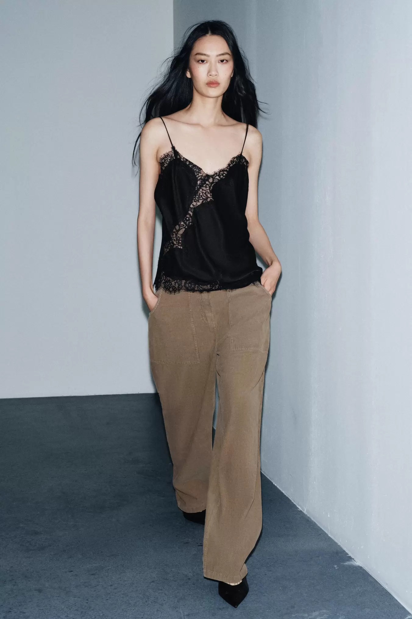 PANTALON DROIT EN VELOURS CÔTELÉ AVEC POCHES ZW COLLECTION