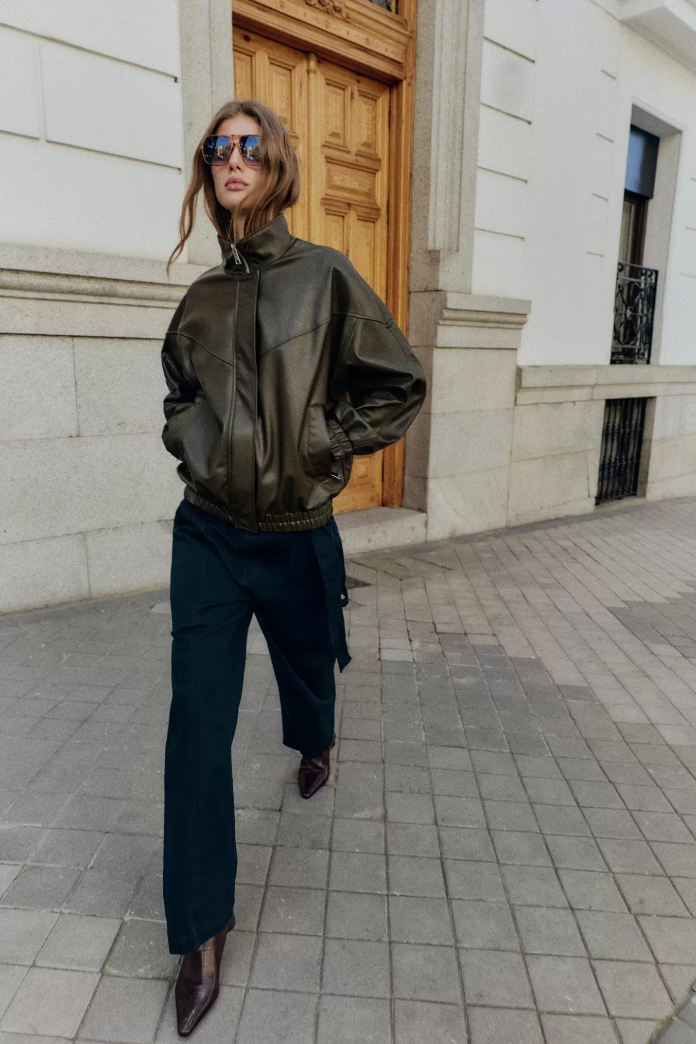 BLOUSON BOMBER MATIÈRE SYNTHÉTIQUE COL MONTANT