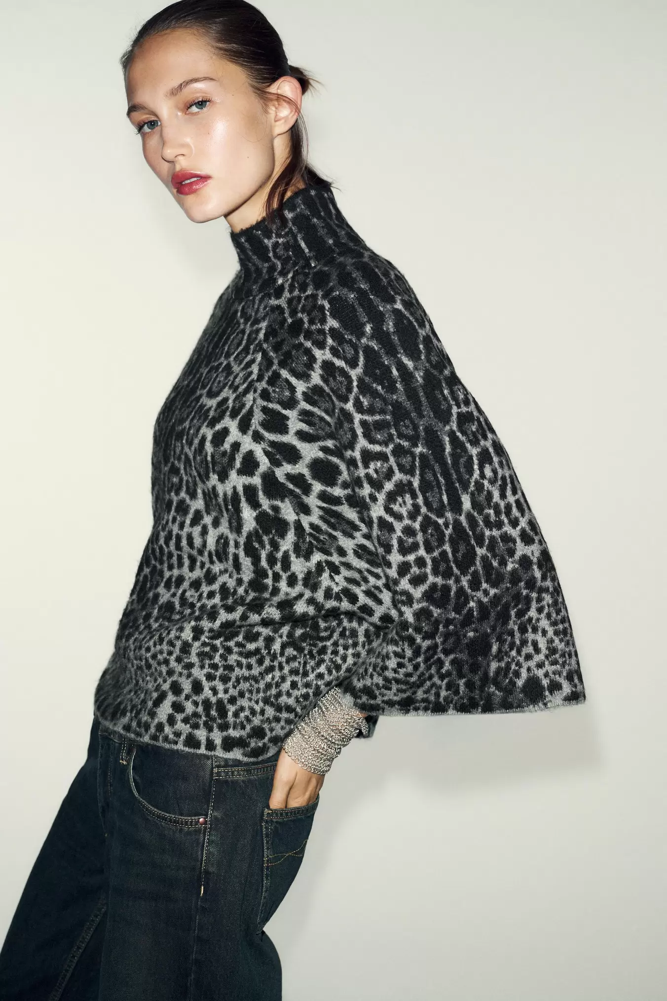 PULL EN MAILLE À MANCHES LARGES