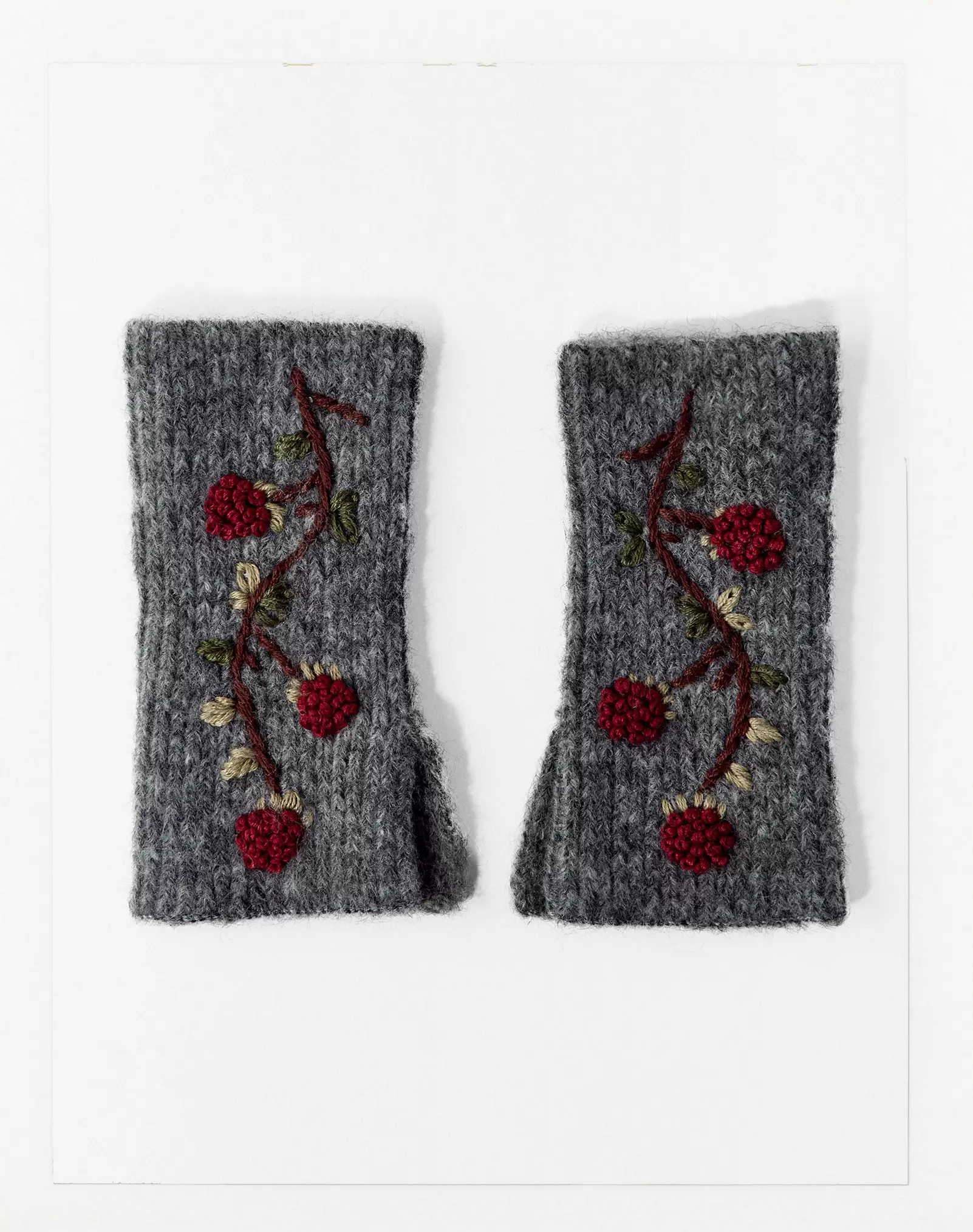 MOUFLES EN MAILLE BRODÉES DE FLEURS