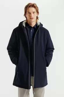 Parka longue à capuche doublée en sherpa