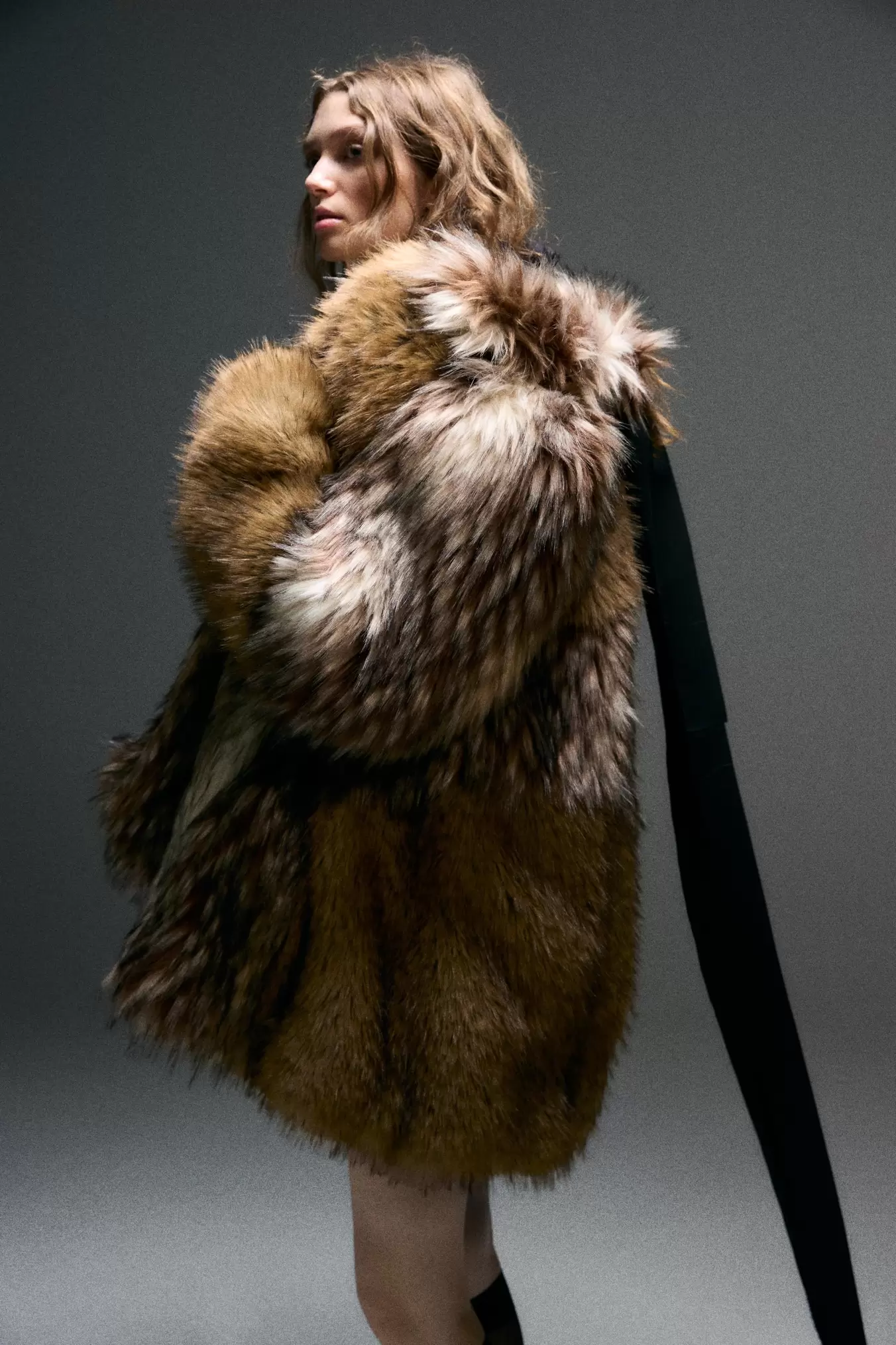 MANTEAU PATCHWORK EFFET FOURRURE HARRY LAMBERT FOR ZARA X DISNEY