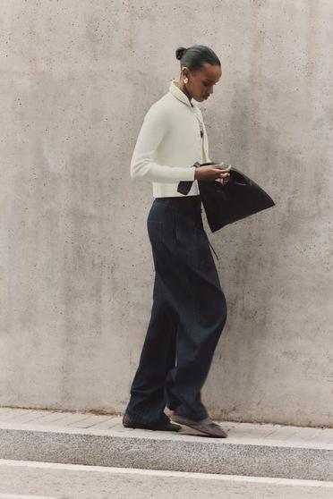 Indigo wide-leg pleated jeans