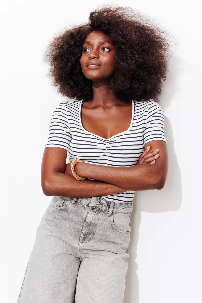 T-shirt côtelé col cœur Femme