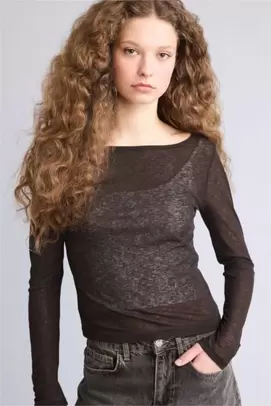 T-shirt à manches longues et col bateau