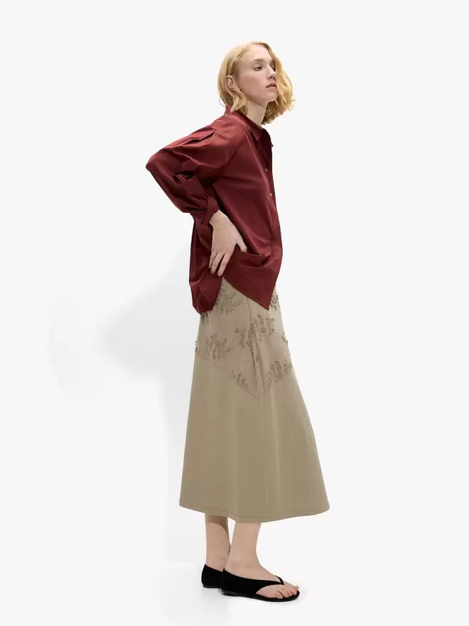 Jupe avec broderies 100% coton