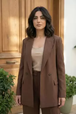 BLAZER CROISÉ À BOUTONS CONTRASTANTS