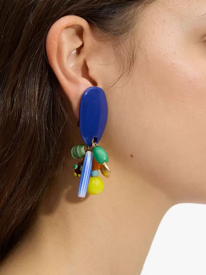 Boucles d'oreilles ovales avec perles multicolores