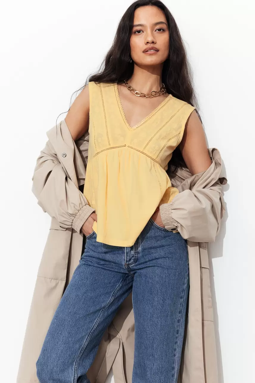 Débardeur brodé de fleurs