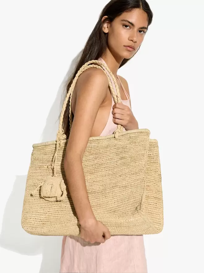 Sac shopper en paille avec pendentif éléphant XL