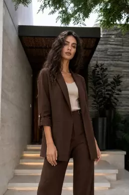 VESTE À MANCHES RETROUSSÉES