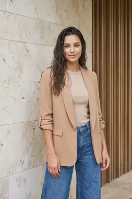 VESTE À MANCHES RETROUSSÉES