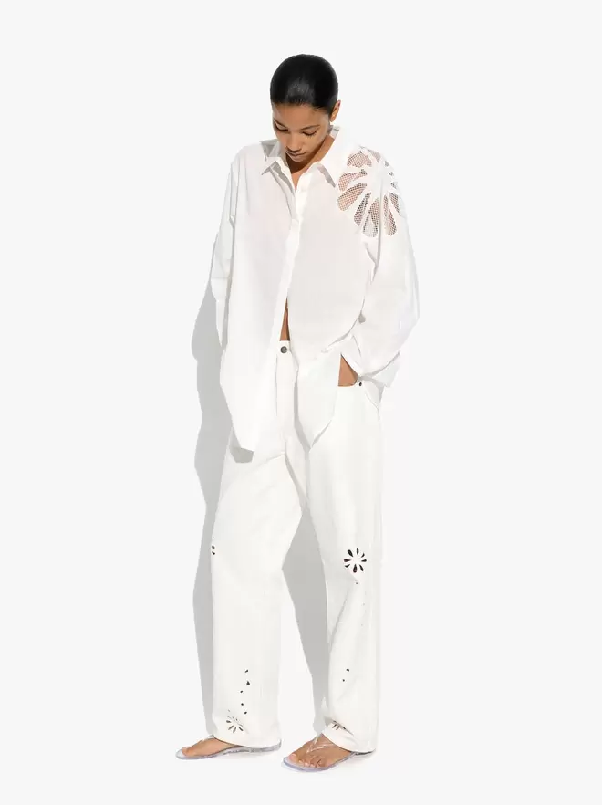 Chemise fleurs broderie perforé avec 100% coton