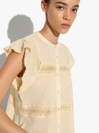 Blouse avec détails en crochet 100% coton