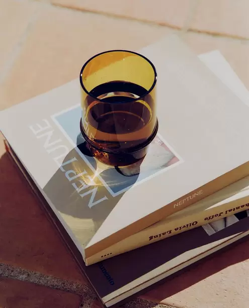 VERRE, MAGAZINE ET LIVRE
