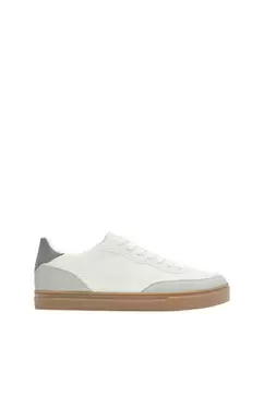 Baskets casual, détails contrastants