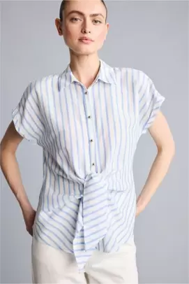 Chemise bleue rayée en lin mélangé à manches courtes Coupe régulière