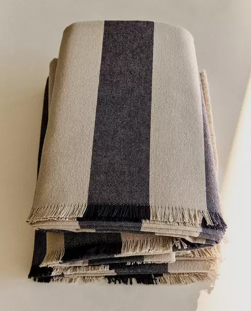 COUVERTURE MULTIUSAGE RAYURES