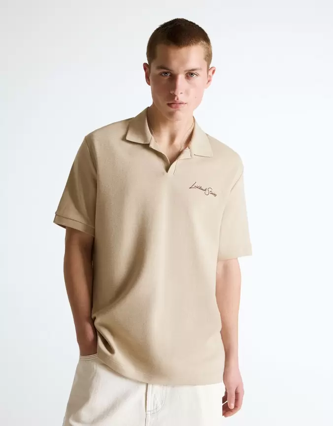 Polo structure brodée