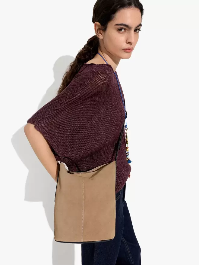 Sac seau en cuir avec pochette intérieure S
