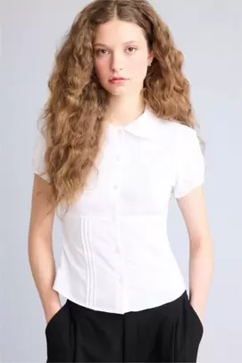 Chemise ajustée à manches courtes