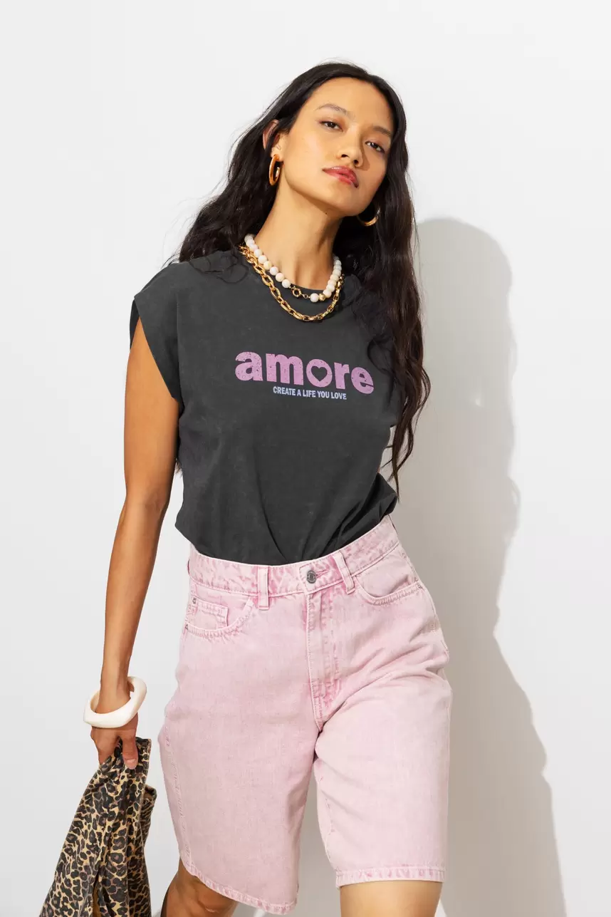 T-shirt à message "AMORE"