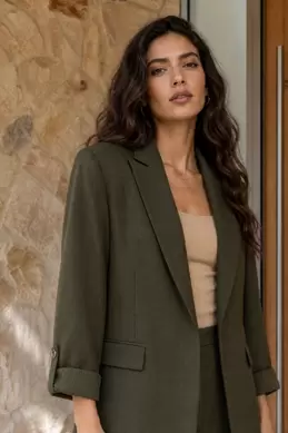 VESTE À MANCHES RETROUSSÉES