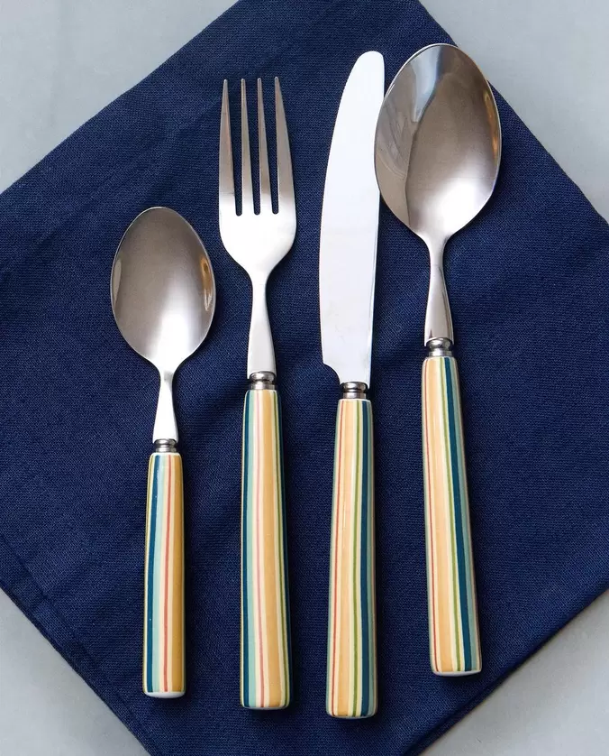 ENSEMBLE COUVERTS MANCHE CÉRAMIQUE (LOT DE 4)