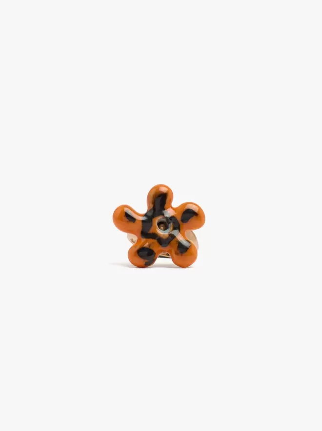Bague fleur de céramique avec émail