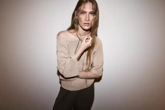 Raglan sleeve sweater