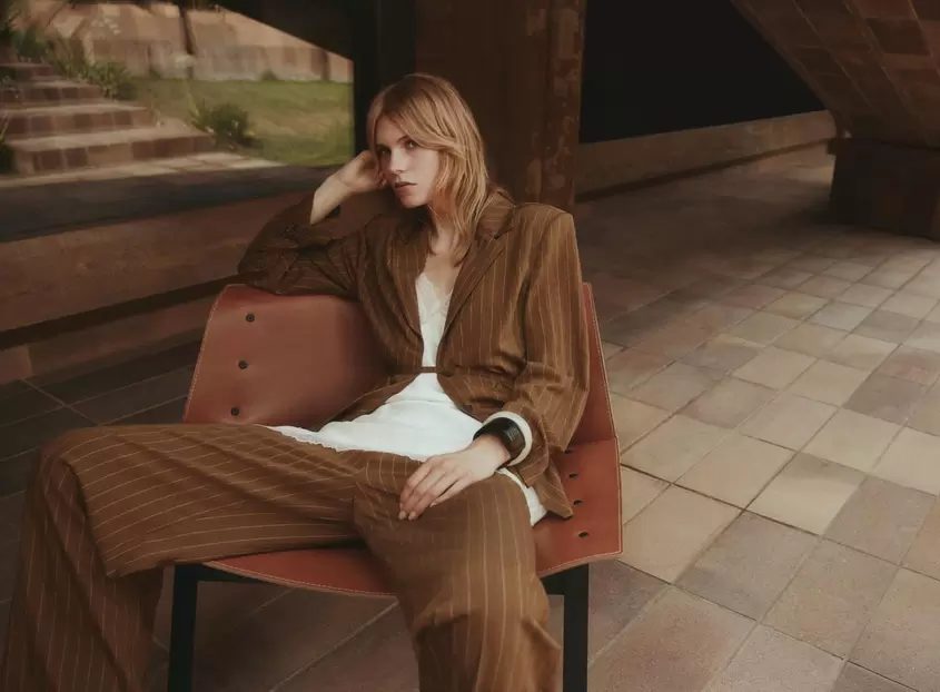 Striped blazer with tie