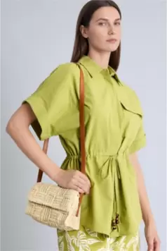 Chemise verte 100% coton à manches courtes en flammé avec lien à la taille Coupe régulière