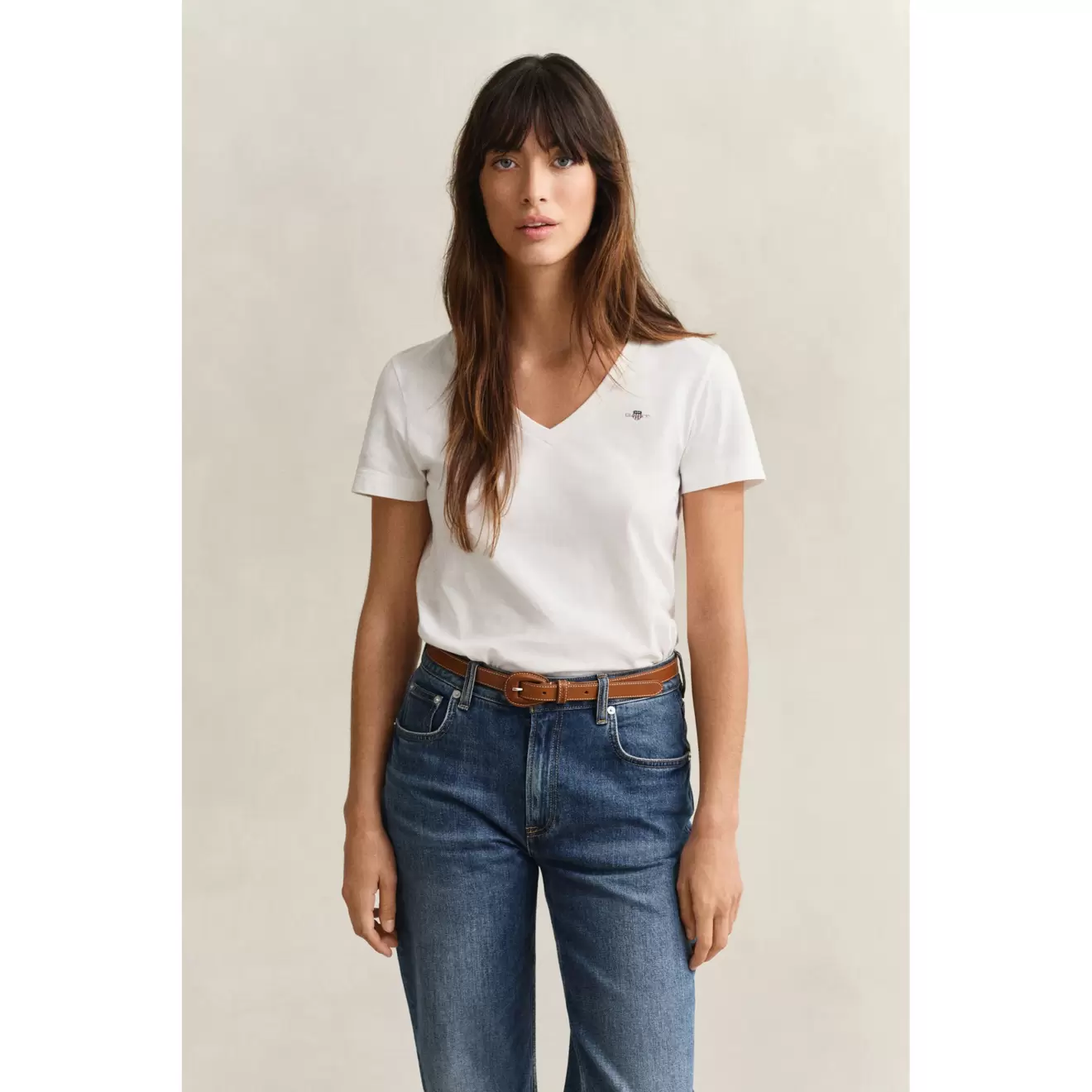 T-shirt à col en V avec bouclier