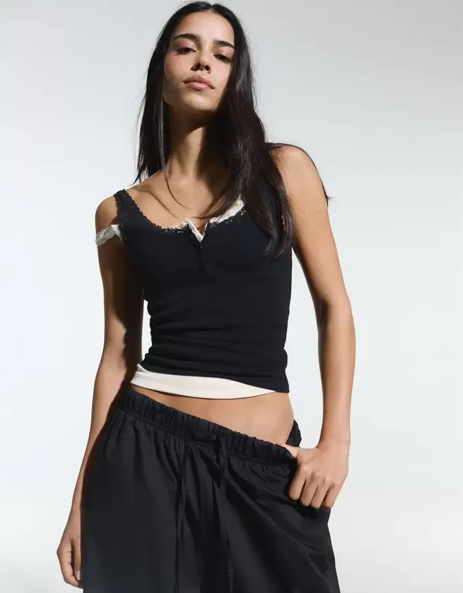 Top bretelles col tunisien dentelle