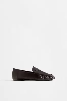 Mocasín fruncido