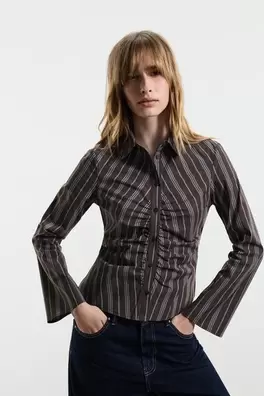 Camisa fruncida