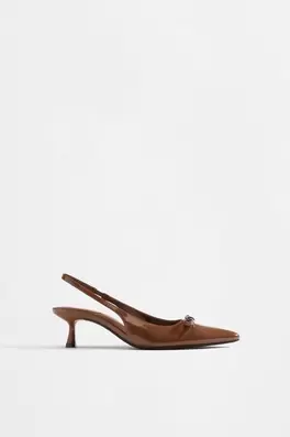 Zapato destalonado tacón
