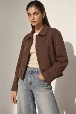 VESTE COURTE EFFET SUÉDINE À BOUTONS