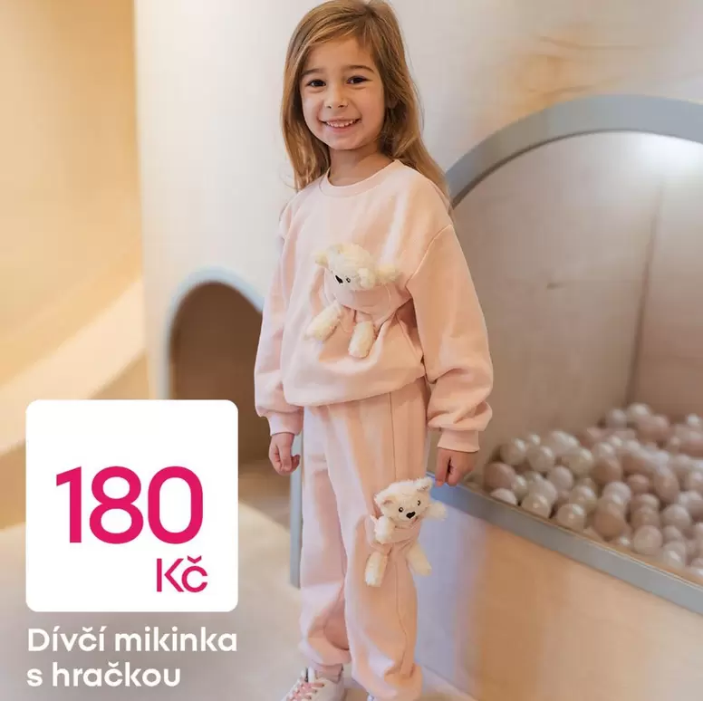 Dívčí mikinka s hračkou