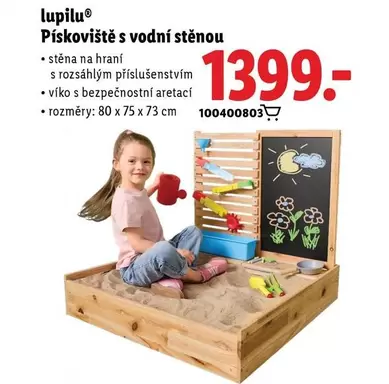 Pískoviště s vodní stěnou