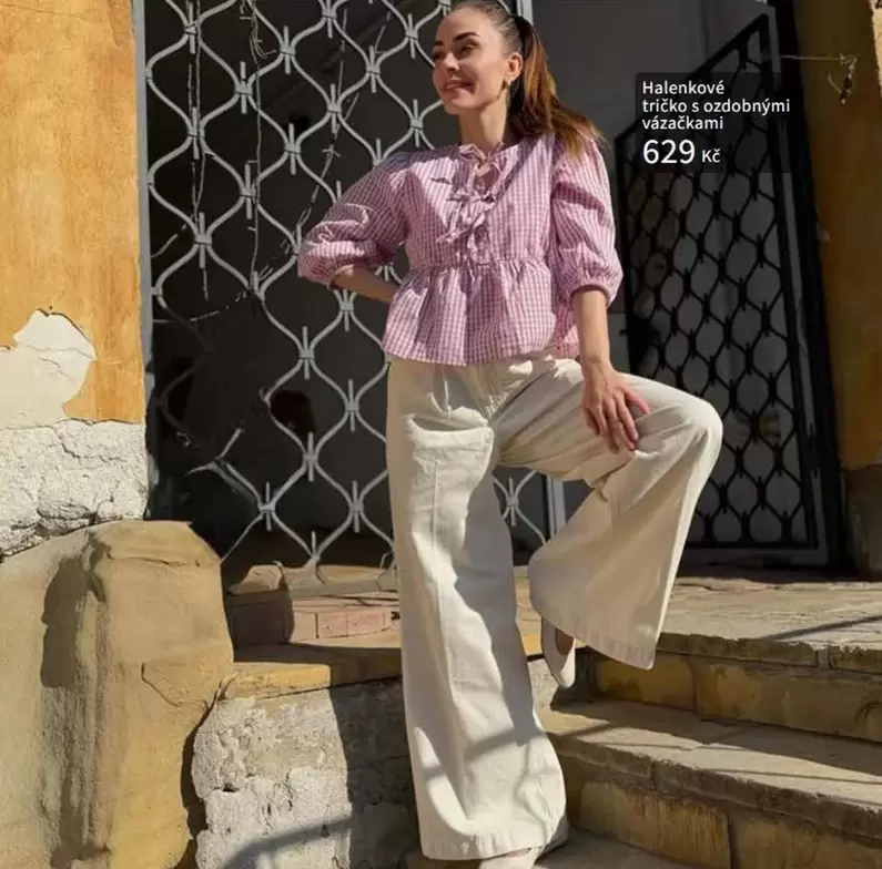 Halenkové tričko s ozdobnými vázačkami